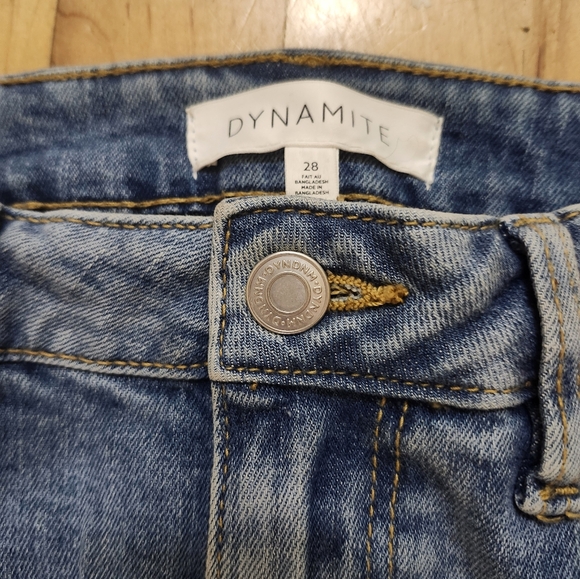 Flare bottom Dynamite Jeans - Picture 3 of 4